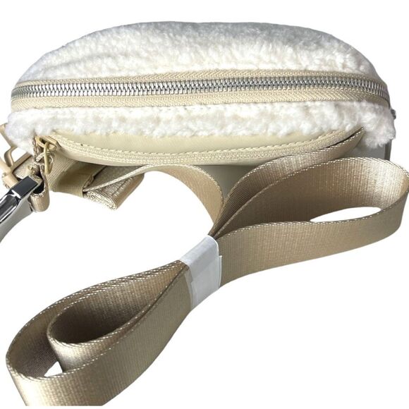 Lululemon Everywhere Belt Bag Fleece 1L NWT Natural Ivory Silver Hardware NEW - Picture 9 of 12
